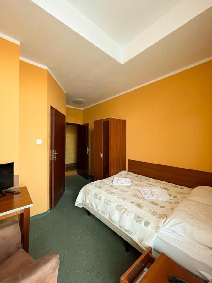Hotel Sens Mierzyn  Extérieur photo